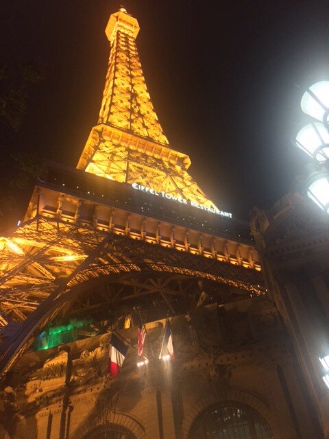 Paris at night: the club was poppin’!